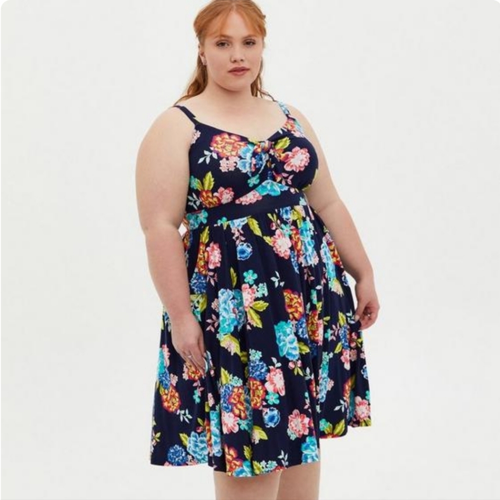 Super Soft Tie Front Skater Dress Size 6